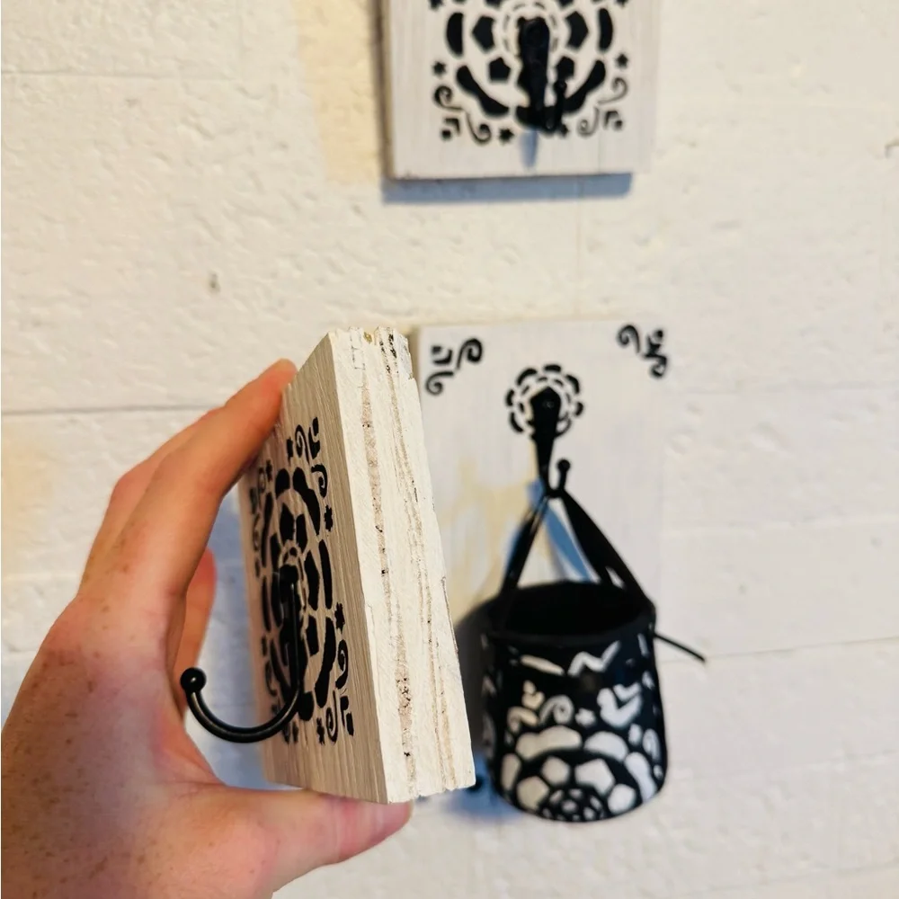 Black and White Wall Hook Set